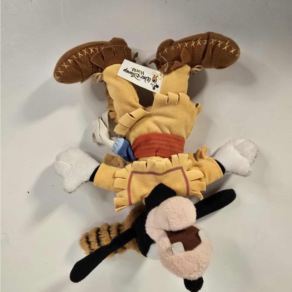Vintage Walt Disney World Goofy Plush Raccoon hat - Picture 3 of 5